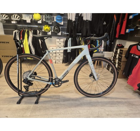 vélo gravel carbone Trek Checkpoint SL6 Rival AXS