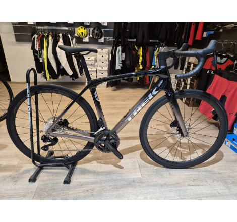 vélo course carbone Trek Domane SL6 105 Di2